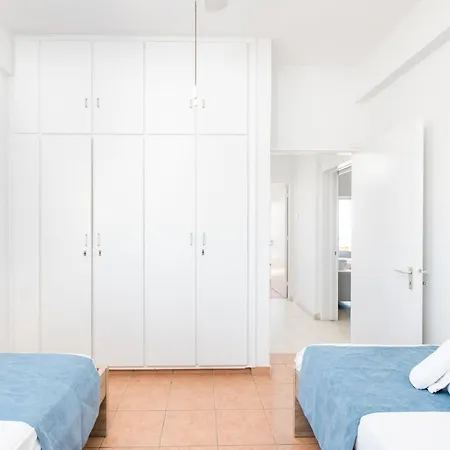 Apollon Sea View Beachfront Ap 302 Apartment Larnaca