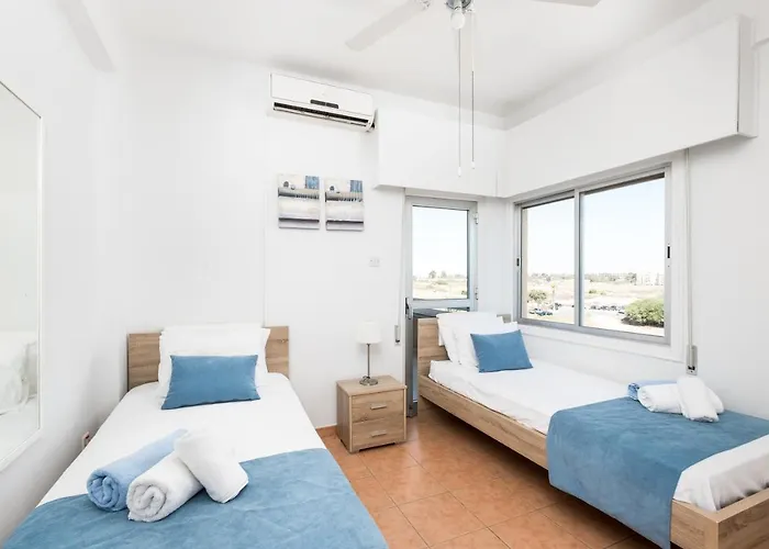 Apollon Sea View Beachfront Ap 302 * ラルナカ