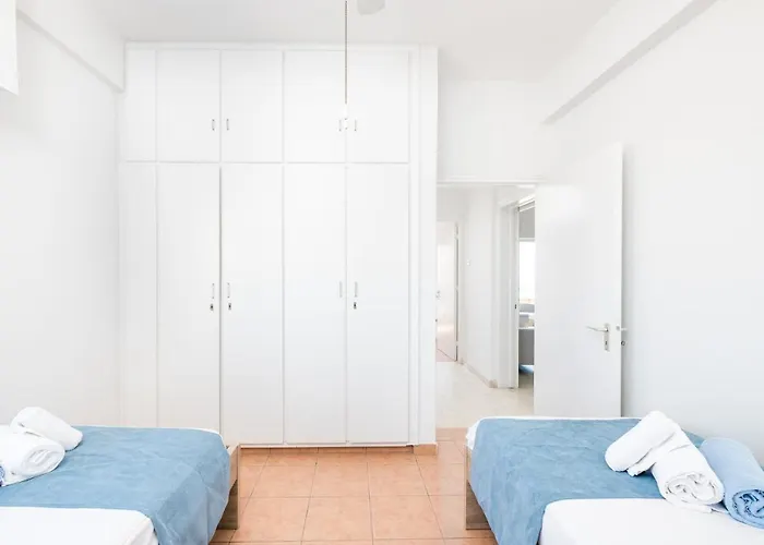 Apollon Sea View Beachfront Ap 302 アパート ラルナカ